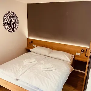 Pjagodic Cerklje - 5min To Airport Hotel apartamentowy