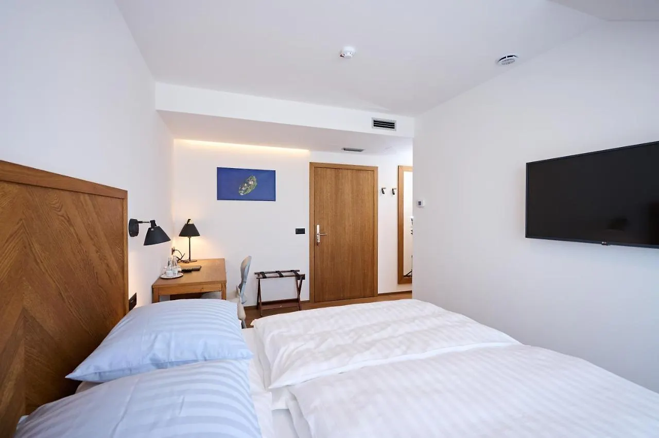 Hotel Hisa Ancka, Sencur - 3 Min To The Airport
