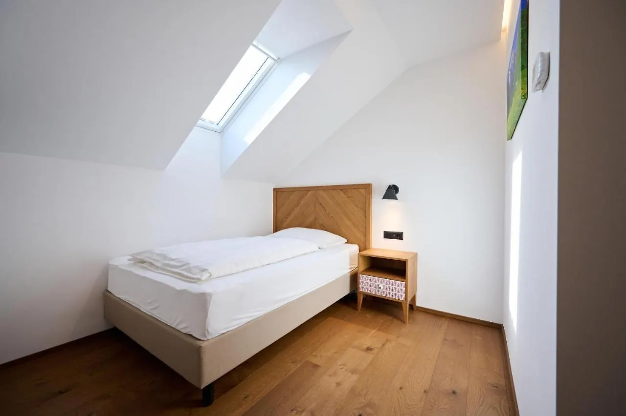 Hotel Hisa Ancka, Sencur - 3 Min To The Airport